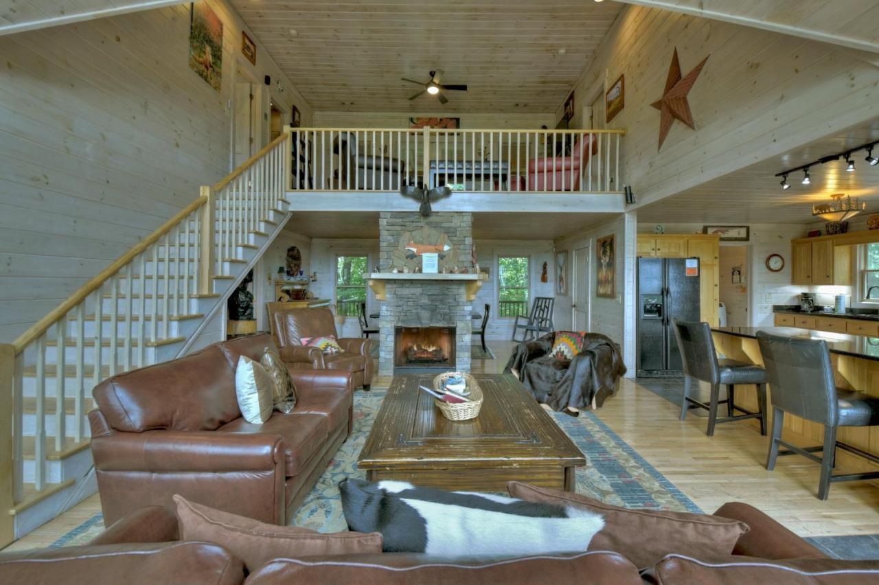 Champagne Chalet - Cuddleup Vila Morganton Exterior foto