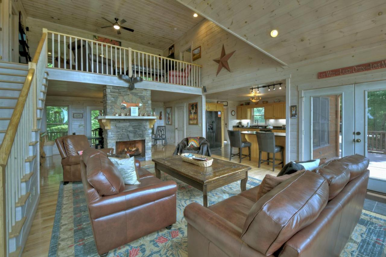 Champagne Chalet - Cuddleup Vila Morganton Exterior foto