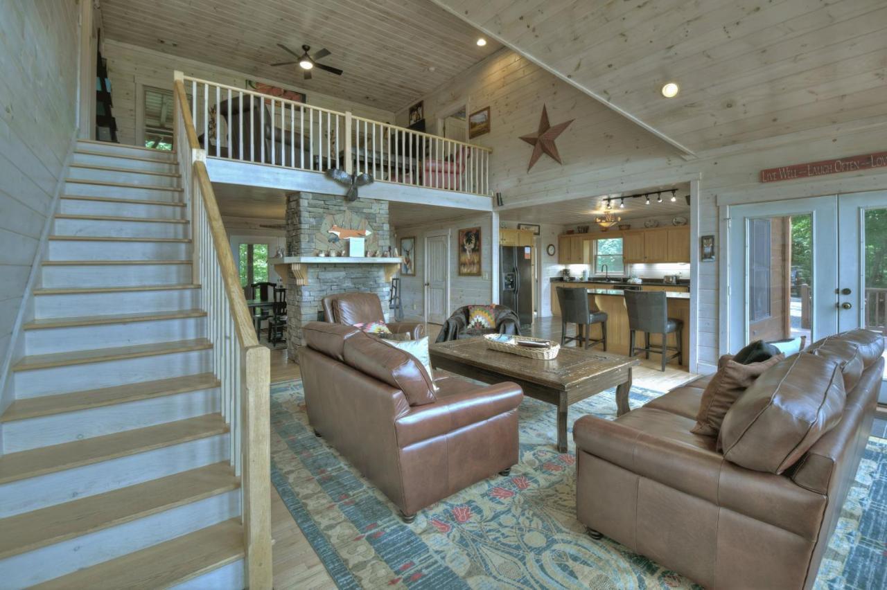 Champagne Chalet - Cuddleup Vila Morganton Exterior foto