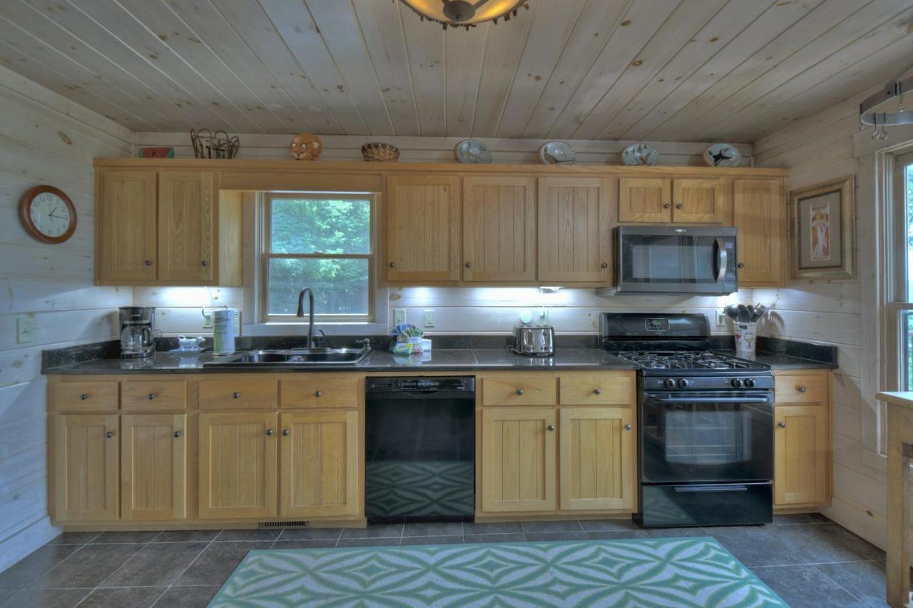 Champagne Chalet - Cuddleup Vila Morganton Exterior foto