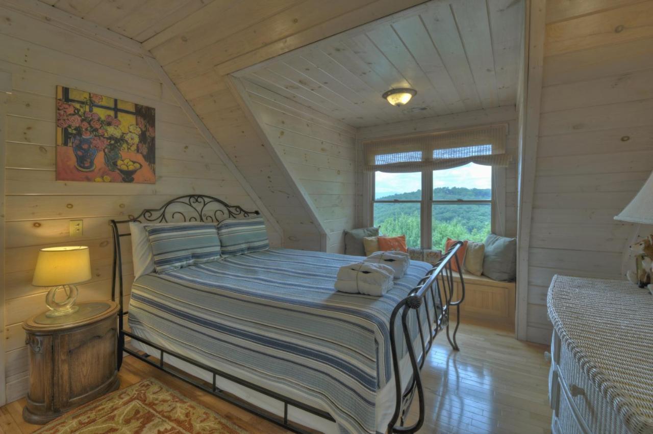 Champagne Chalet - Cuddleup Vila Morganton Exterior foto