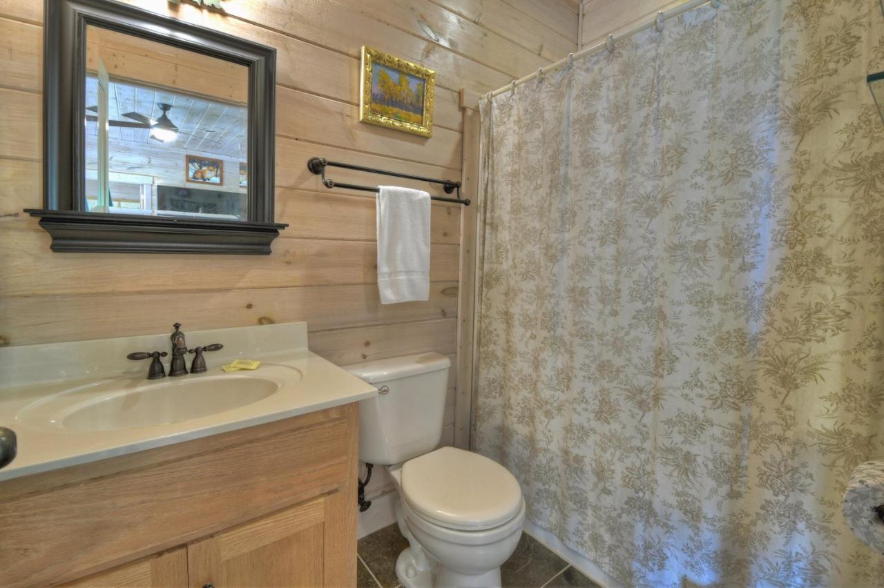Champagne Chalet - Cuddleup Vila Morganton Exterior foto